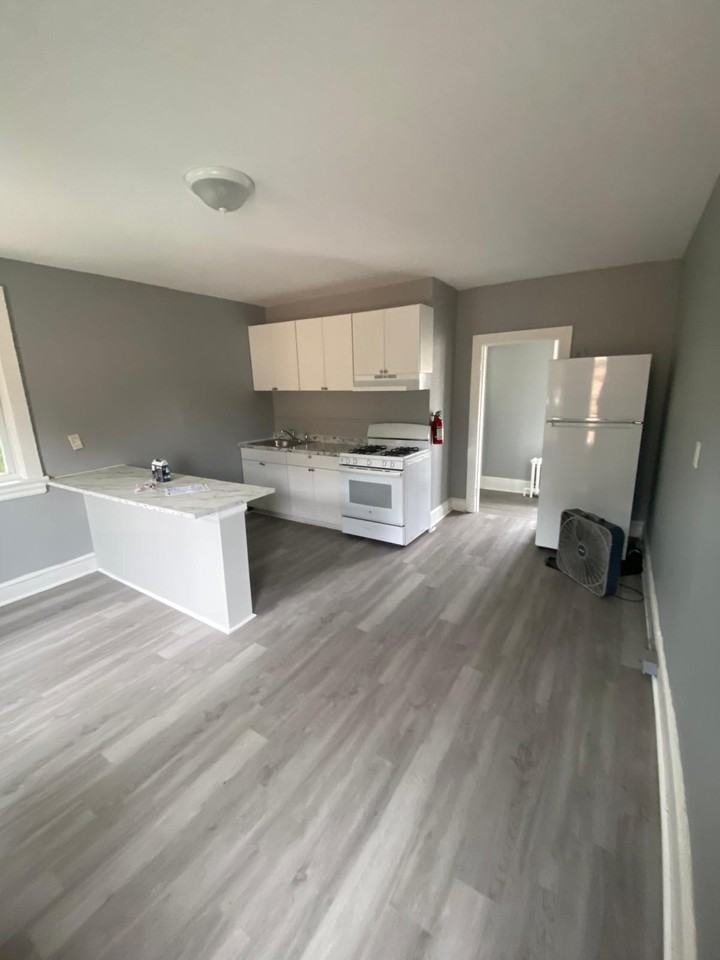 159 Ridge Ave 2nd Fl - Photo 4 of 6
