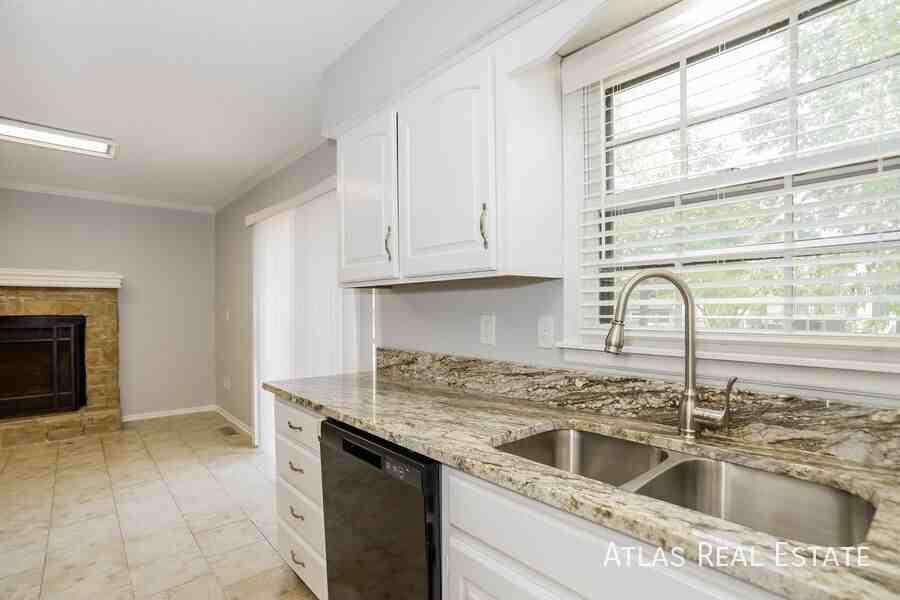 11581 Caenen St - Photo 6 of 21