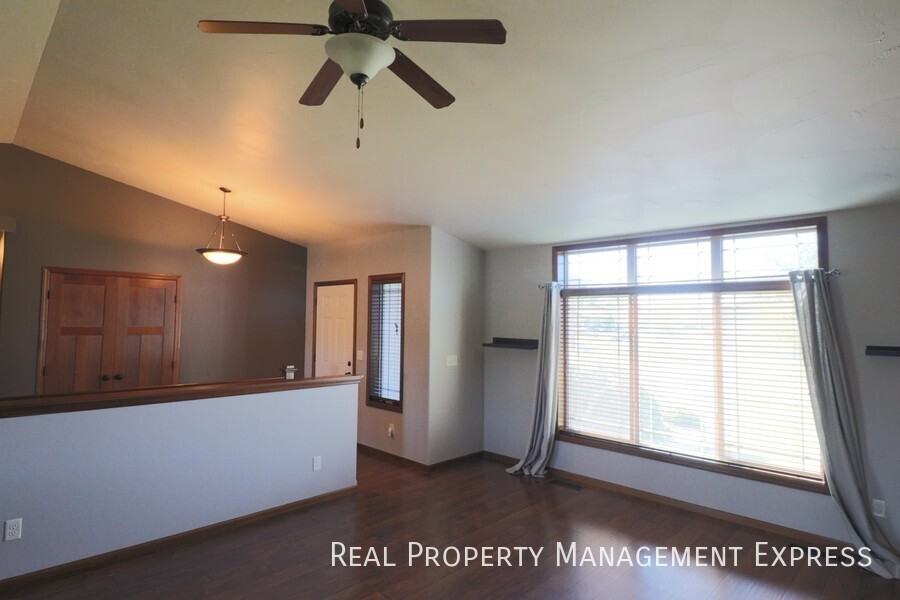 3216 S World Series Ave - Photo 4 of 30