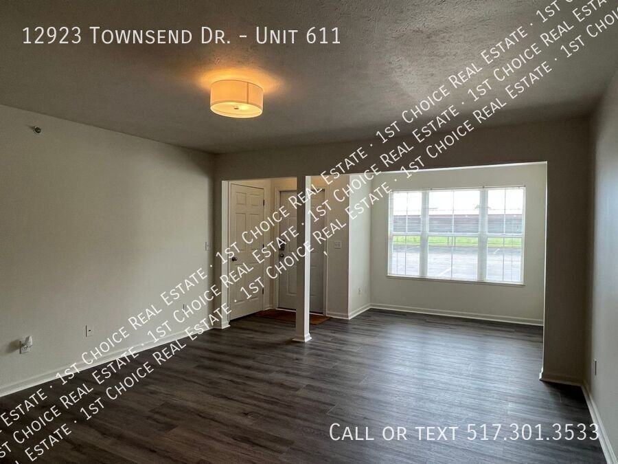 12923 Townsend Dr #611 - Photo 4 of 15