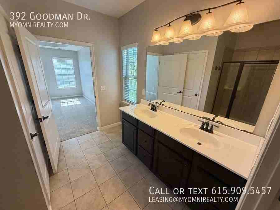 392 Goodman Dr - Photo 2 of 26