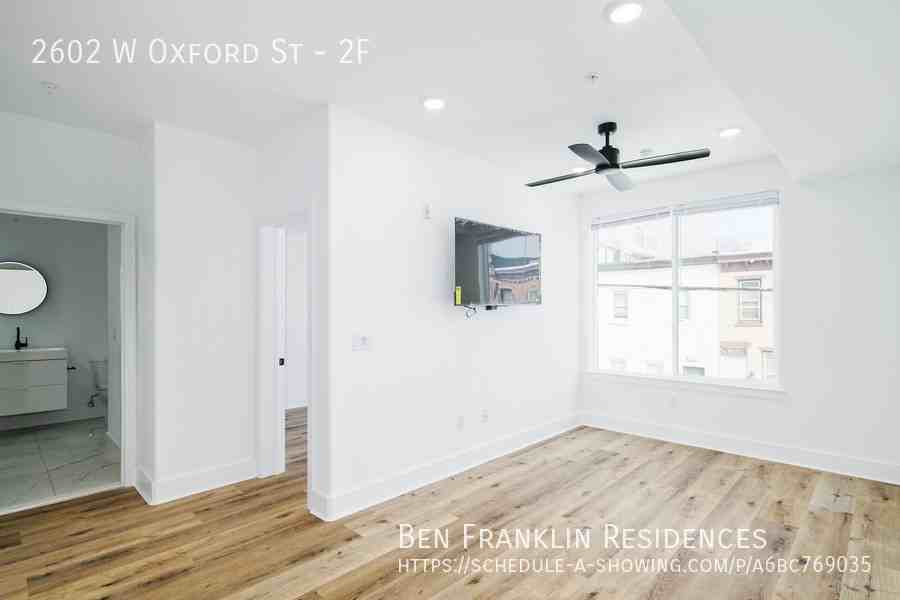 2602 W Oxford St #2F - Photo 6 of 18