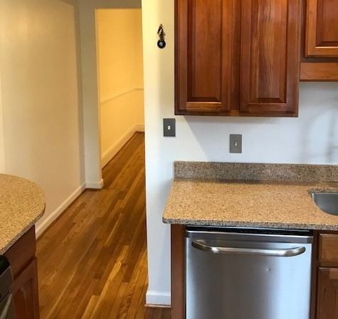 2476 Ontario Rd Nw #A - Photo 3 of 13
