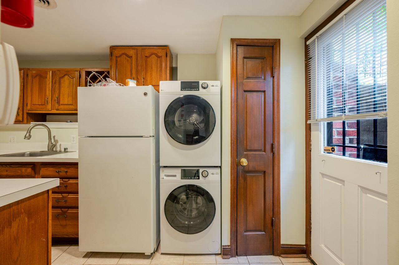 300 F St Ne #BS - Photo 4 of 12