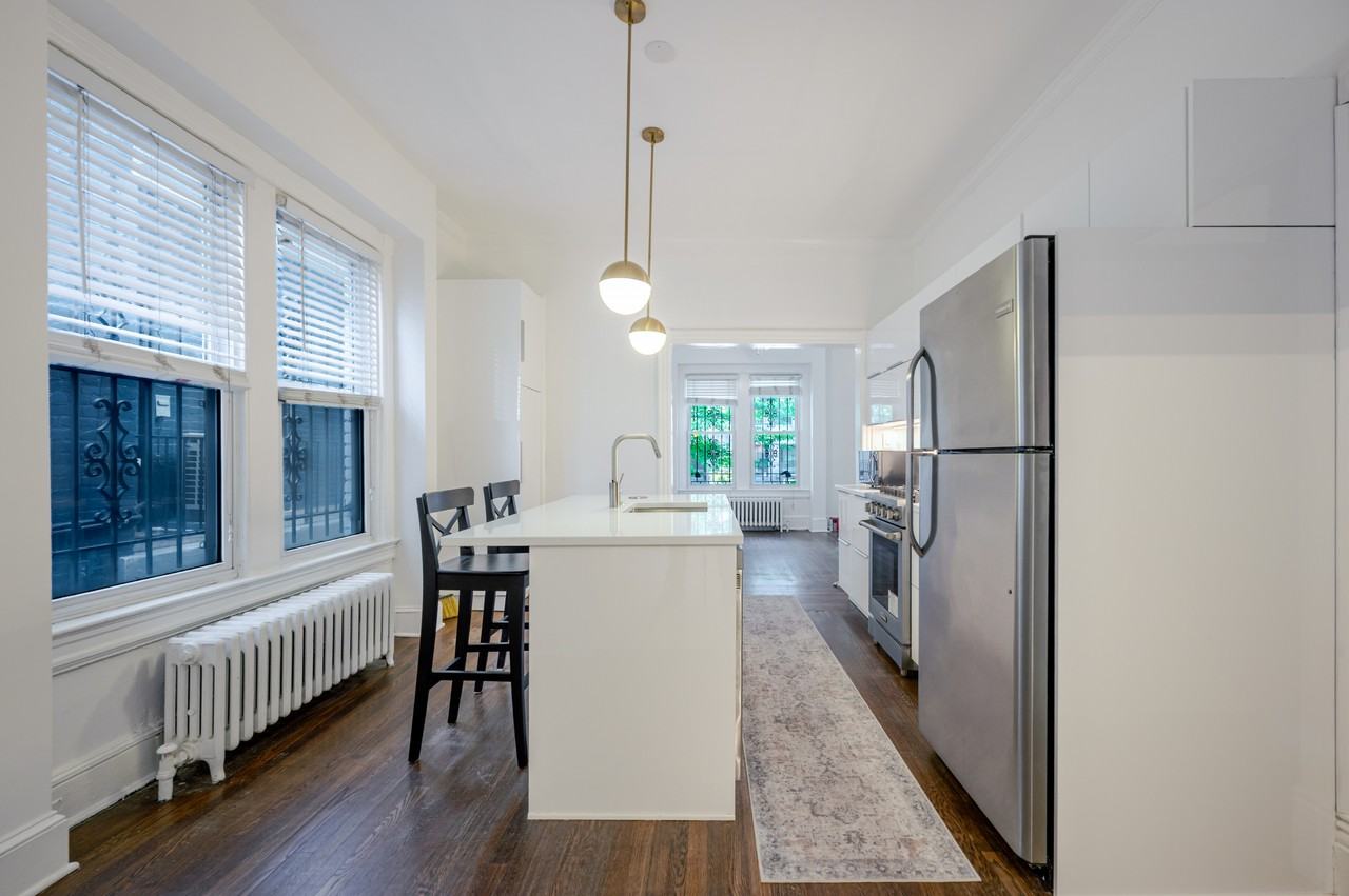 763 Girard St Nw - Photo 3 of 41