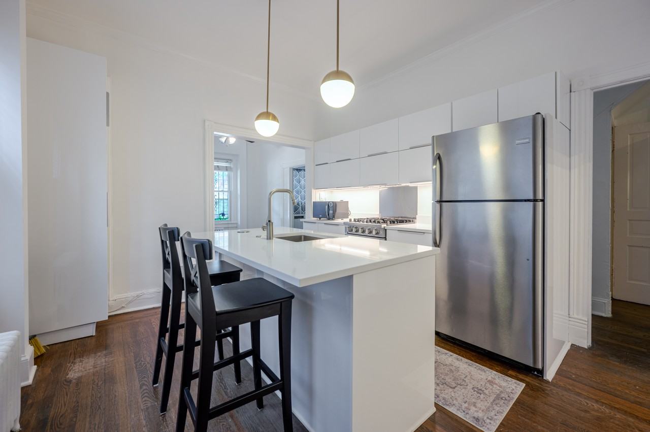 763 Girard St Nw - Photo 4 of 41