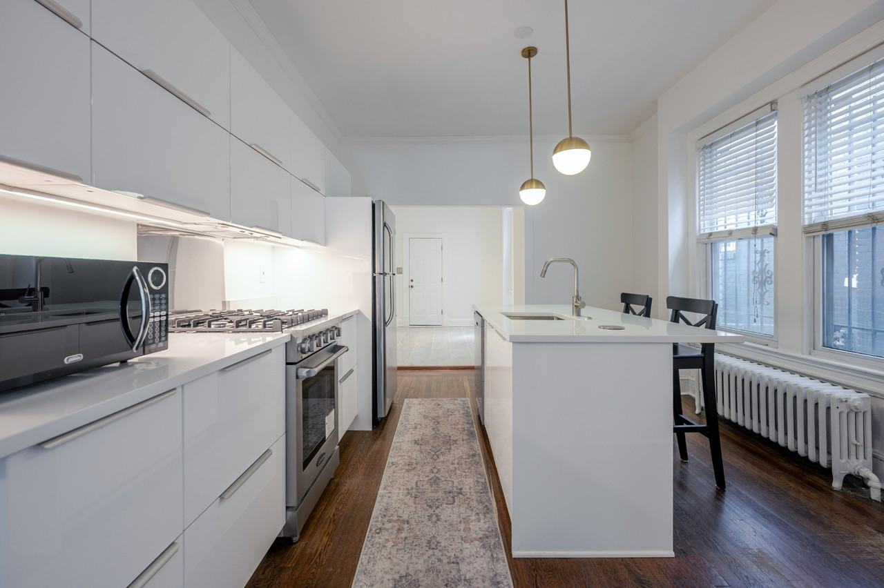 763 Girard St Nw - Photo 5 of 41