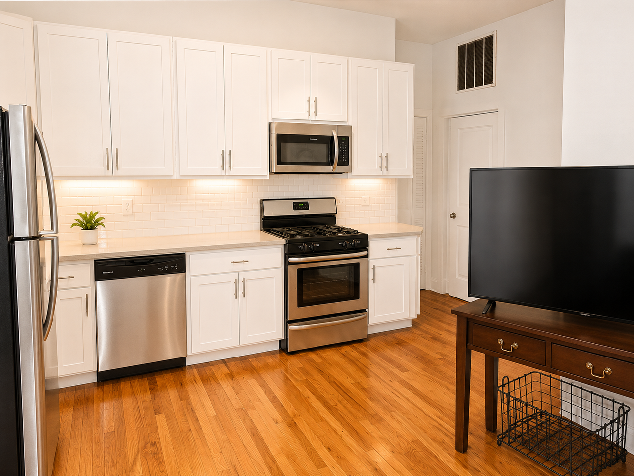 3040 N Milwaukee Ave #2R - Photo 2 of 7