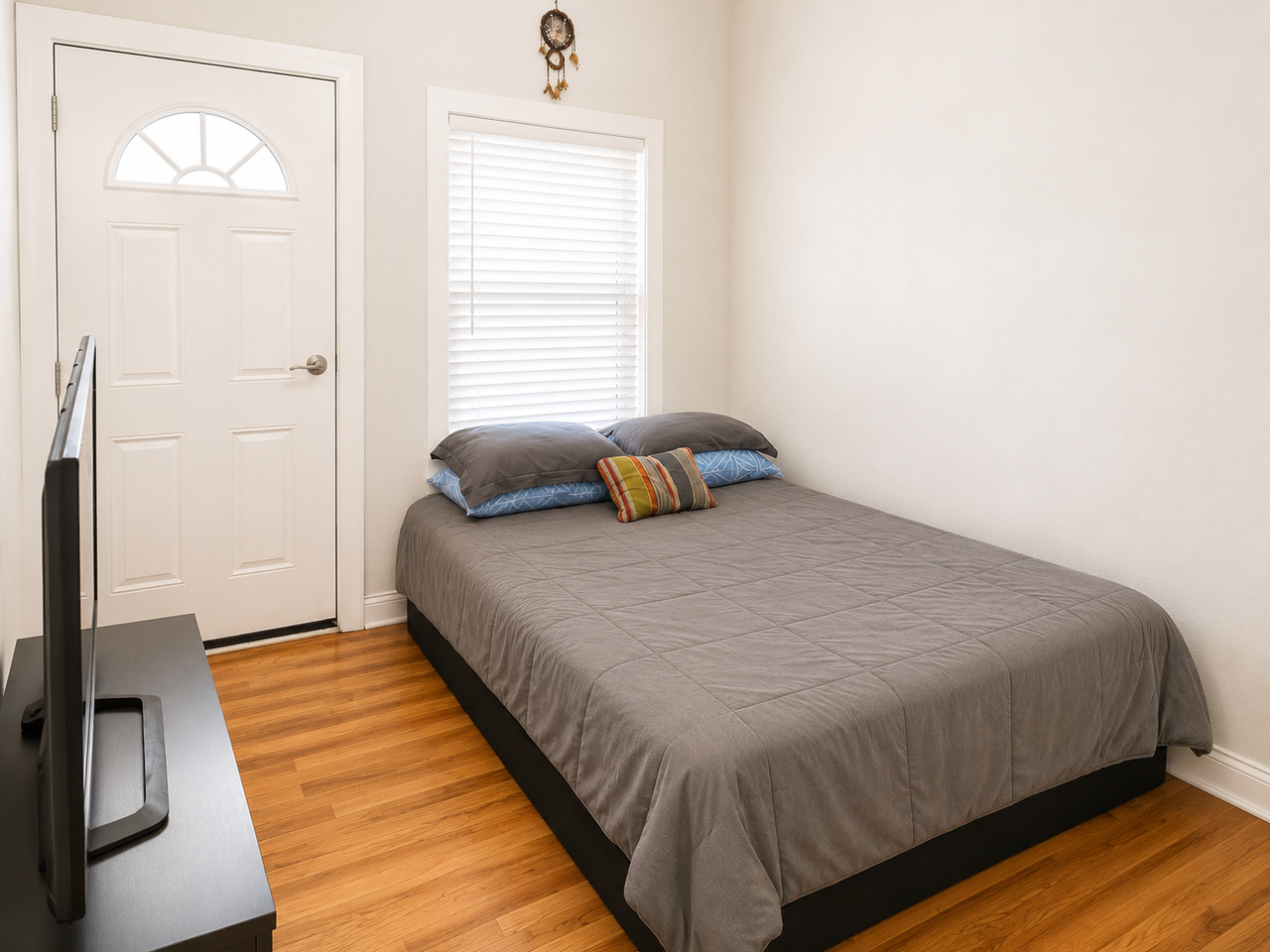 3040 N Milwaukee Ave #2R - Photo 4 of 7