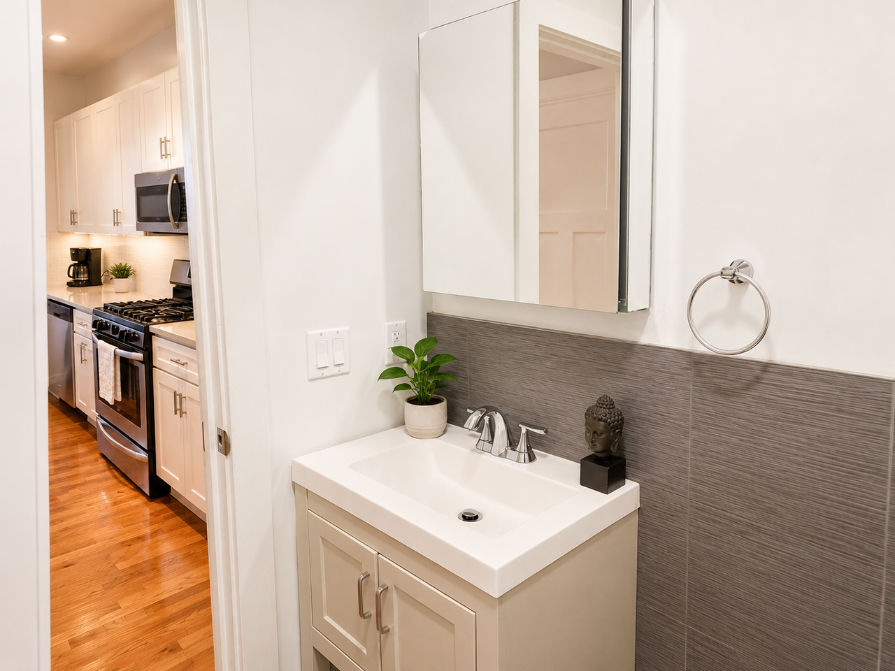 3040 N Milwaukee Ave #2R - Photo 6 of 7