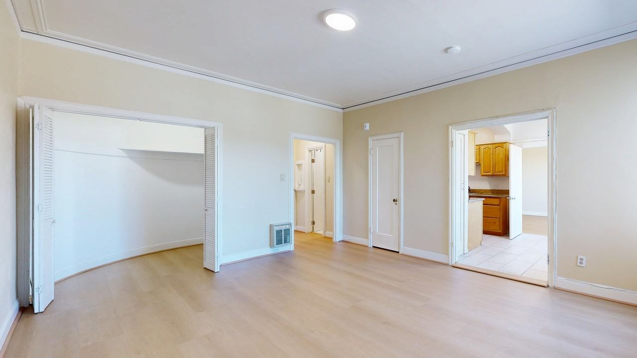 920 Fulton St #203 - Photo 7 of 12