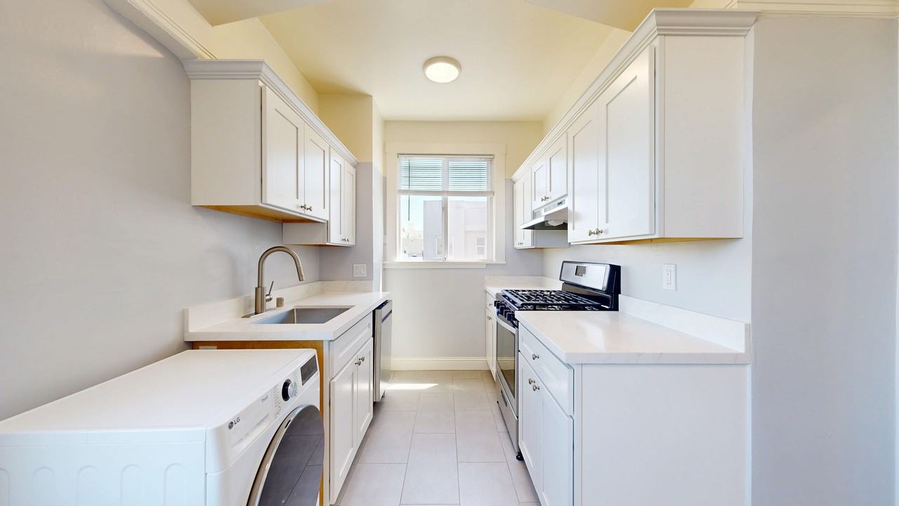 920 Fulton St #405 - Photo 4 of 15