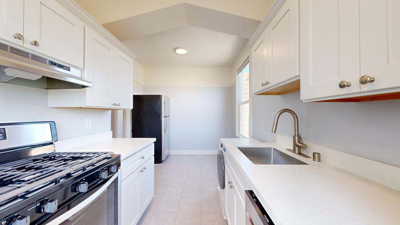 920 Fulton St #405 - Photo 5 of 15