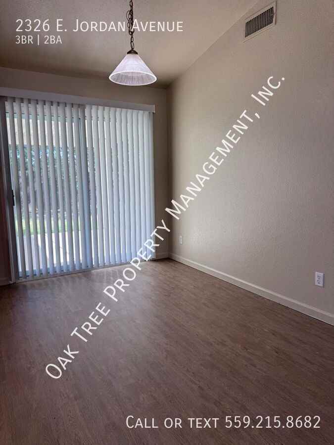 2326 E Jordan Ave - Photo 4 of 16