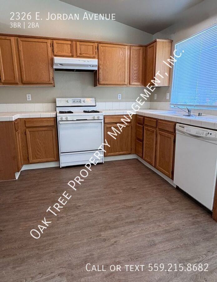 2326 E Jordan Ave - Photo 7 of 16