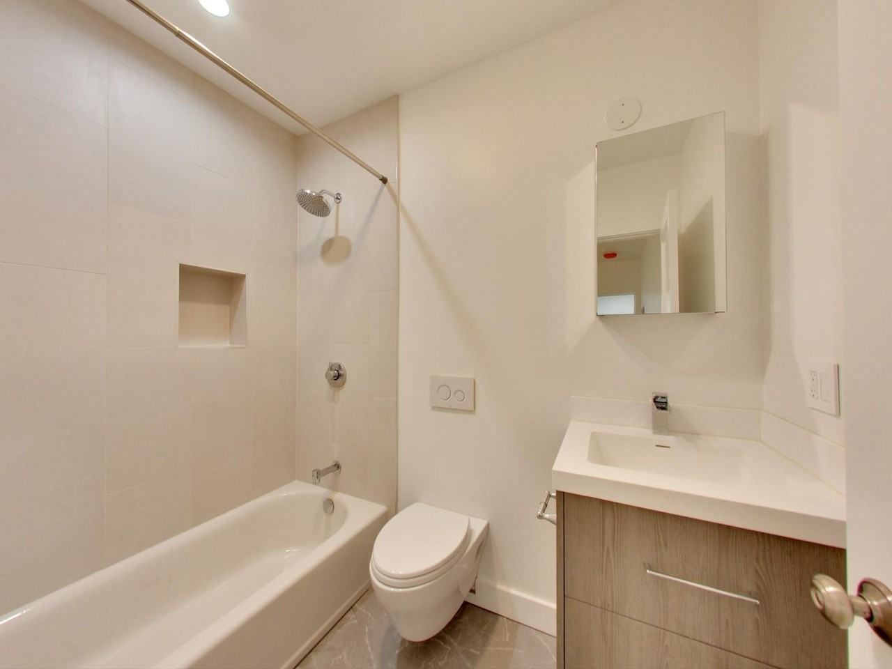 840 Greenwich St #1 - Photo 3 of 16