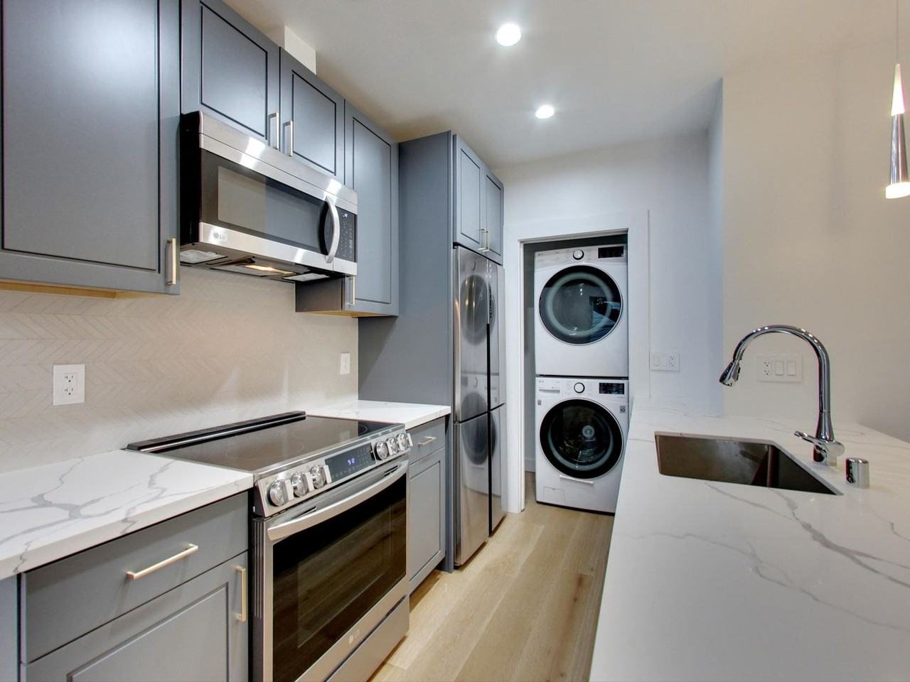 840 Greenwich St #1 - Photo 4 of 16