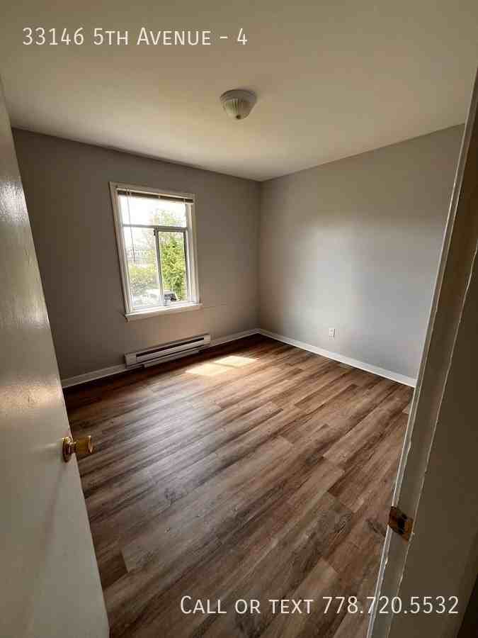 33146 5th Ave #4 - Photo 3 of 8