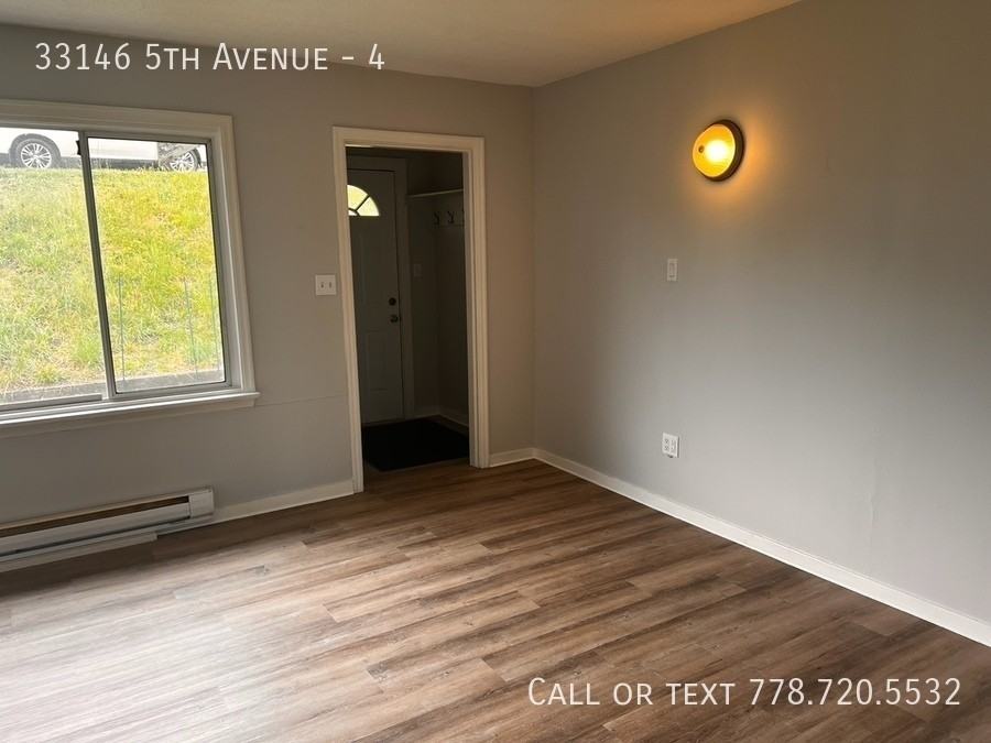 33146 5th Ave #4 - Photo 5 of 8