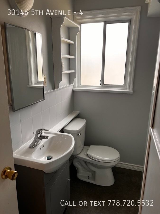 33146 5th Ave #4 - Photo 7 of 8