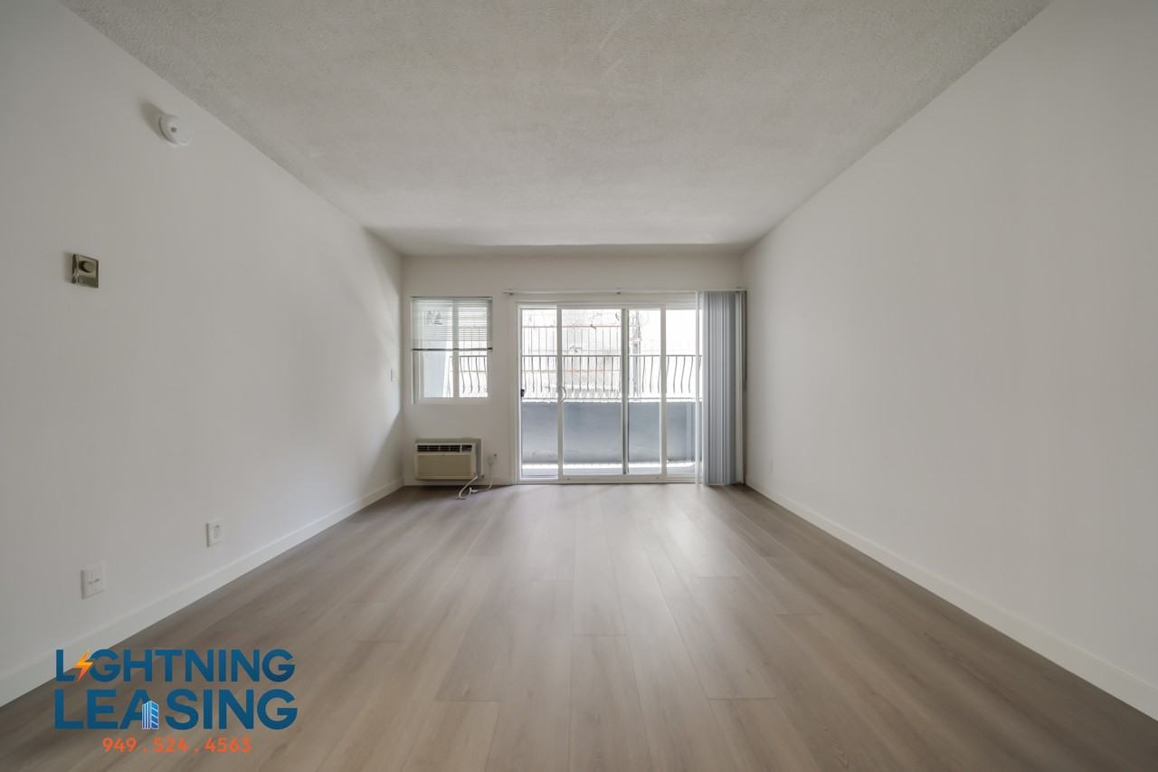 700 Irolo St #10 - Photo 4 of 23