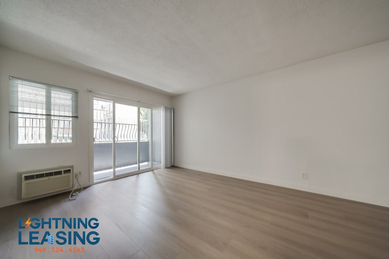 700 Irolo St #10 - Photo 5 of 23