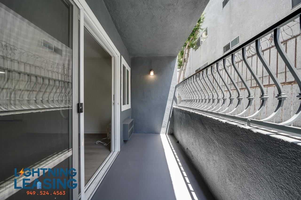 700 Irolo St #10 - Photo 6 of 23