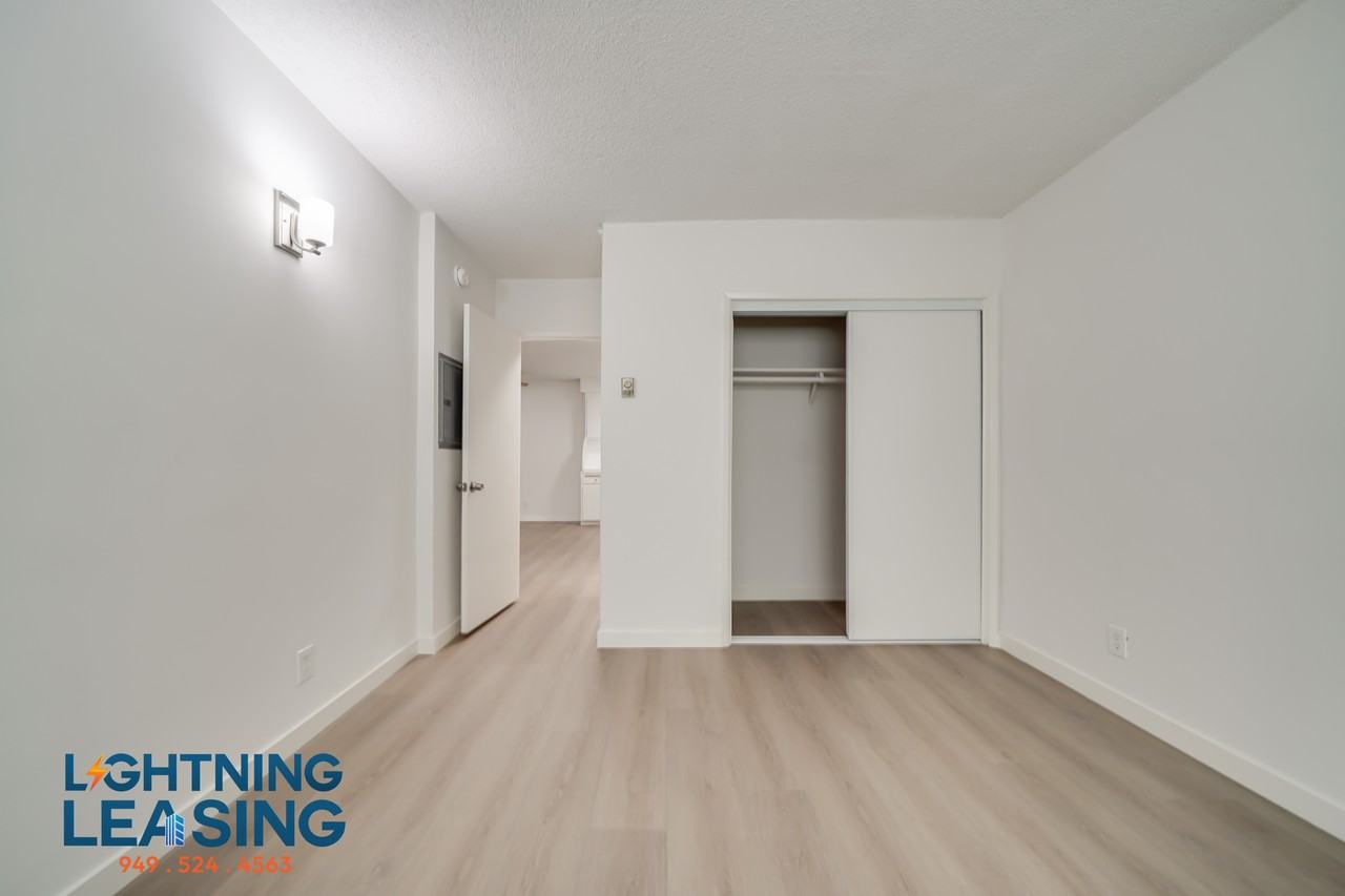 700 Irolo St #10 - Photo 7 of 23