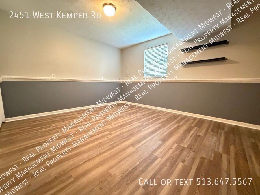 2451 W Kemper Rd - Photo 6 of 21