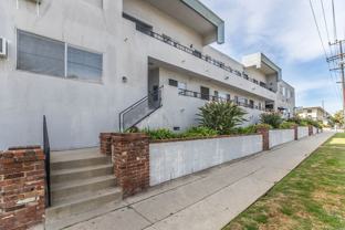 963 S Barrington Ave #7 - Photo 1 of 1