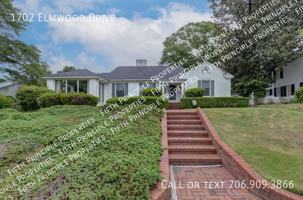 featured image of 1702 Elmwood Dr