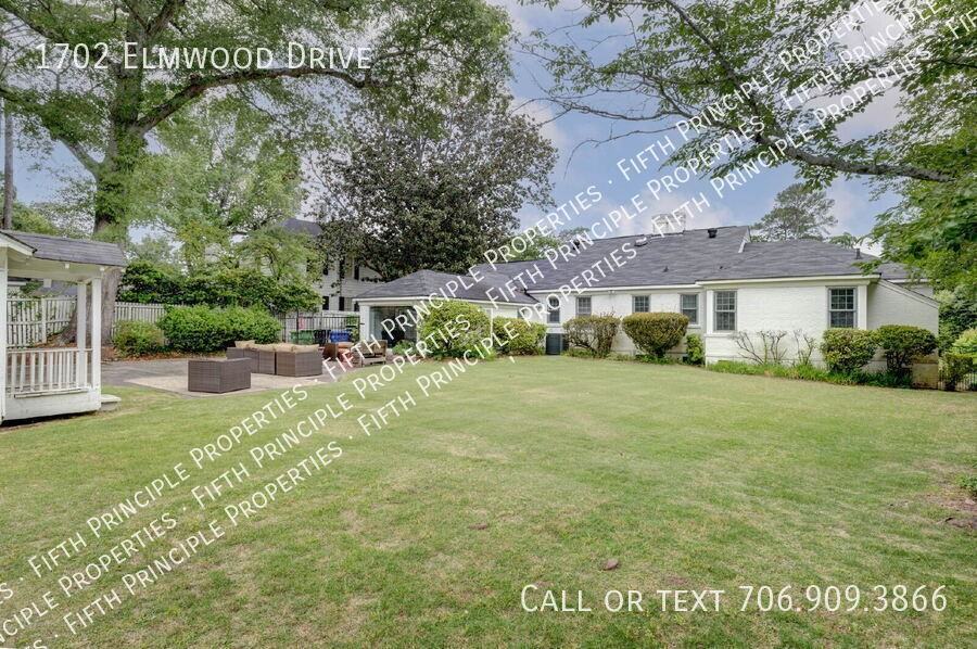 1702 Elmwood Dr - Photo 5 of 43