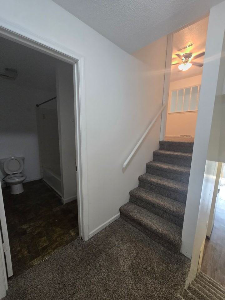 2305 Southridge Dr #D - Photo 5 of 13