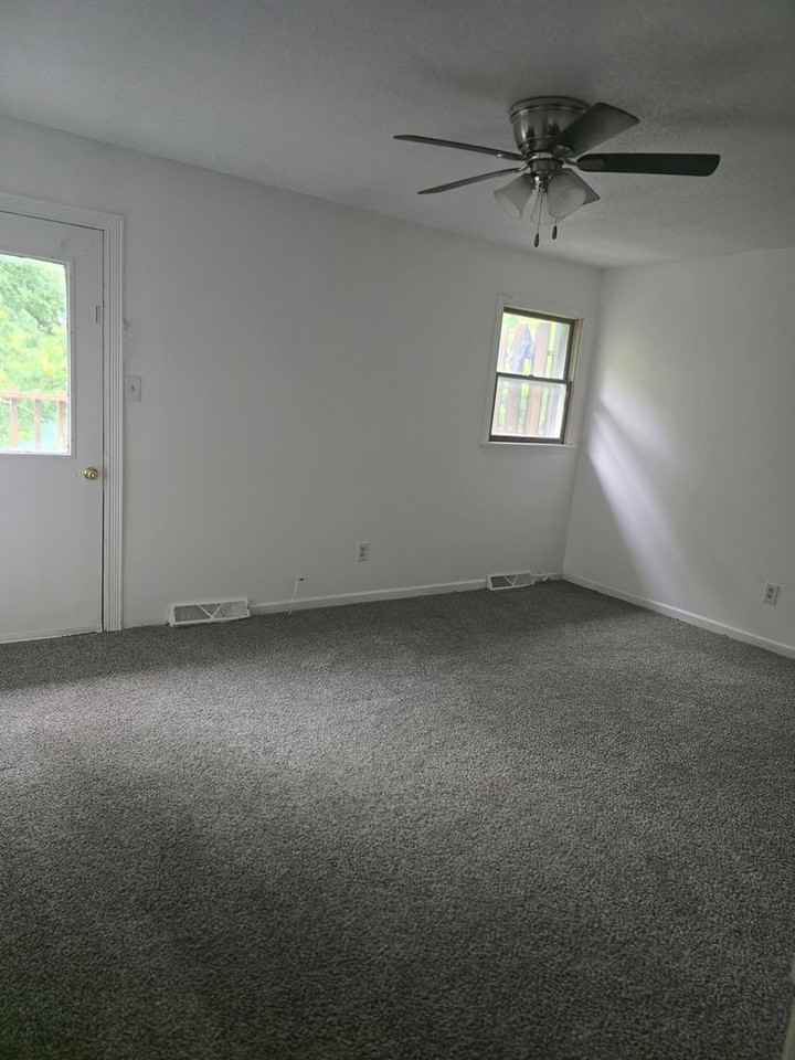 2305 Southridge Dr #D - Photo 6 of 13