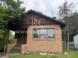 featured image of 136 S Griffin St