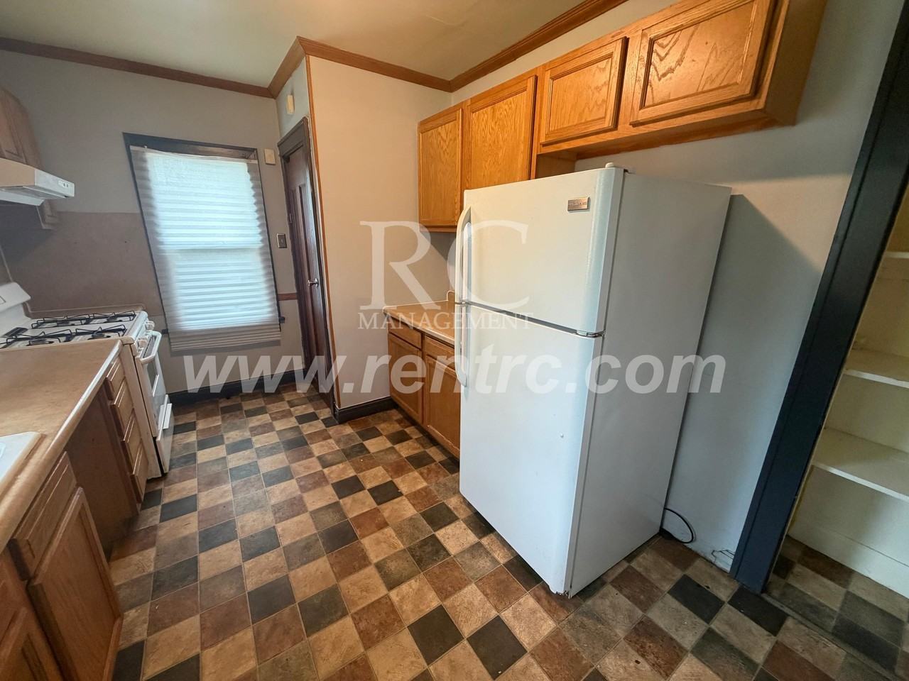 136 S Griffin St - Photo 6 of 17