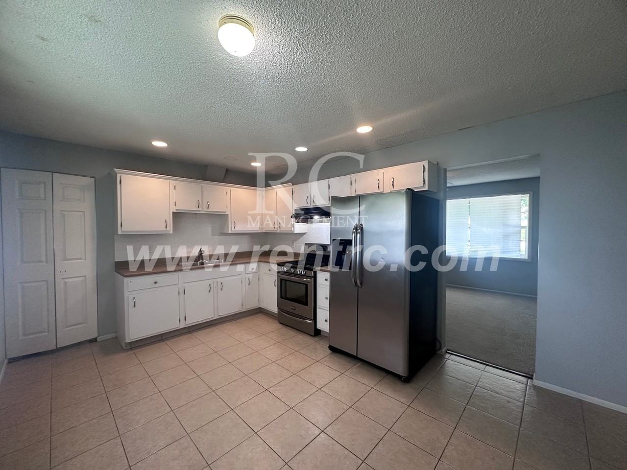 917 Timberline Dr - Photo 2 of 17