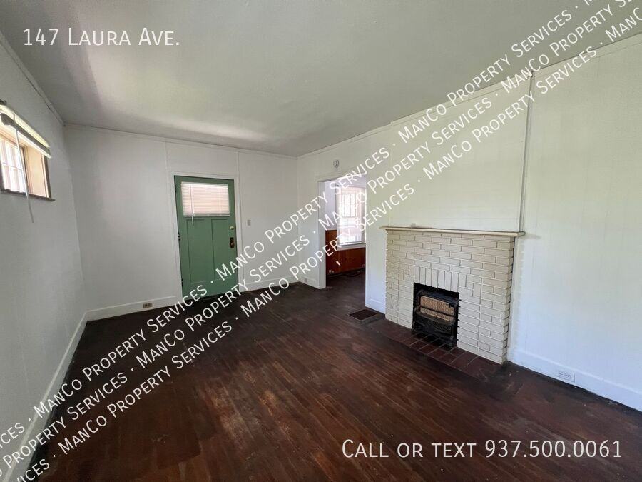 147 Laura Ave - Photo 3 of 10