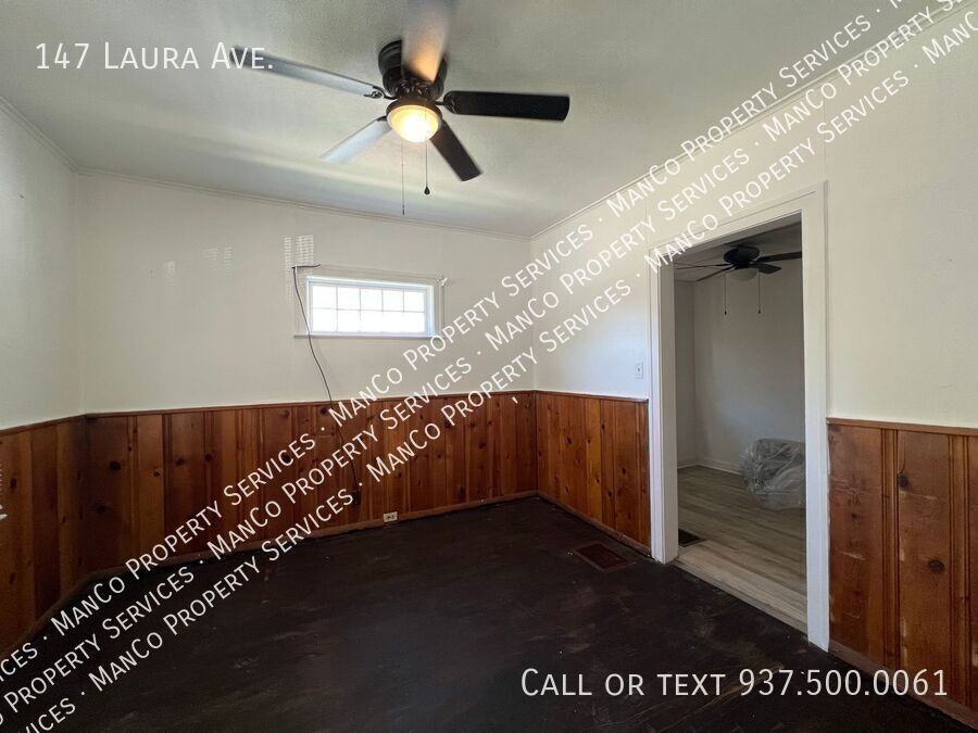147 Laura Ave - Photo 4 of 10