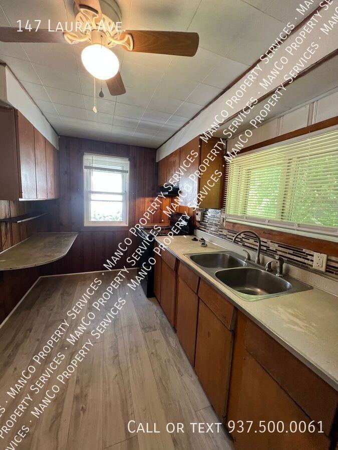 147 Laura Ave - Photo 7 of 10
