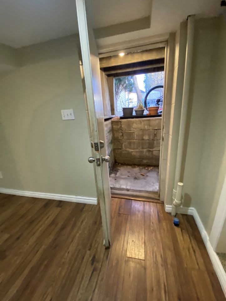 70 Belview Ave #4 - Photo 7 of 9