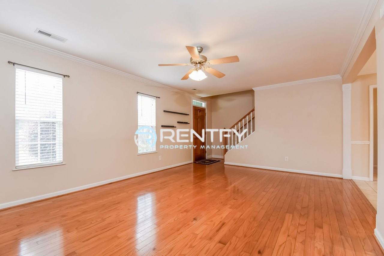 604 Whitney Rd - Photo 4 of 20
