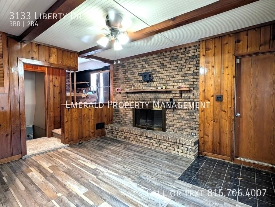 3133 Liberty Dr - Photo 2 of 12