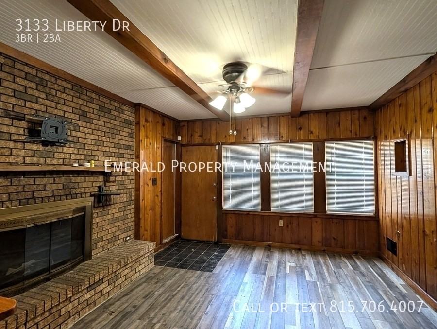 3133 Liberty Dr - Photo 3 of 12