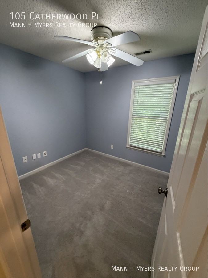 105 Catherwood Pl - Photo 4 of 10