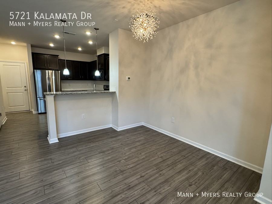 5721 Kalamata Dr - Photo 6 of 28