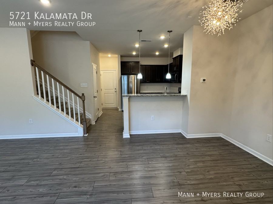 5721 Kalamata Dr - Photo 7 of 28