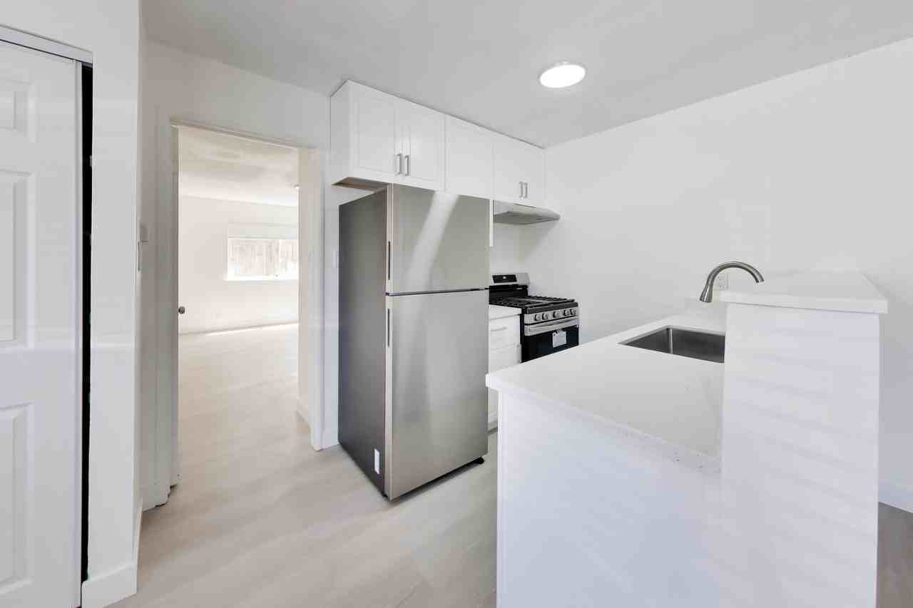 3012 E 18th St #5 - Photo 4 of 18