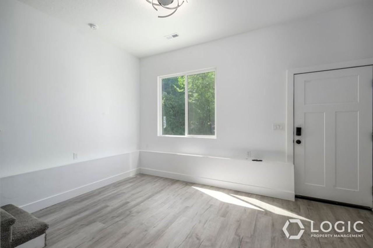 1249 E 1700 S - Photo 4 of 18