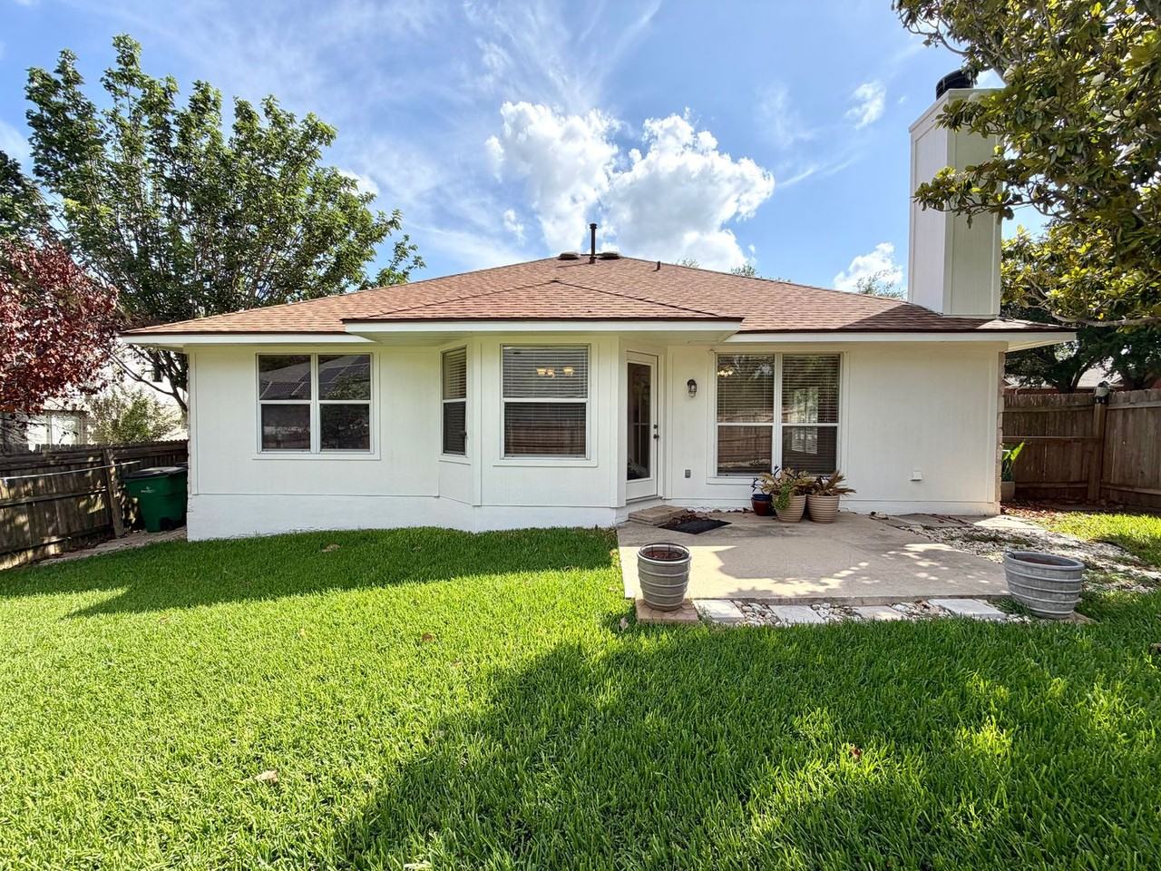 14900 Doria Dr - Photo 7 of 32